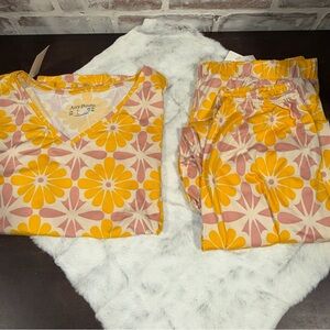 AnyBody Yellow and Pink Floral pajamas set women’s large